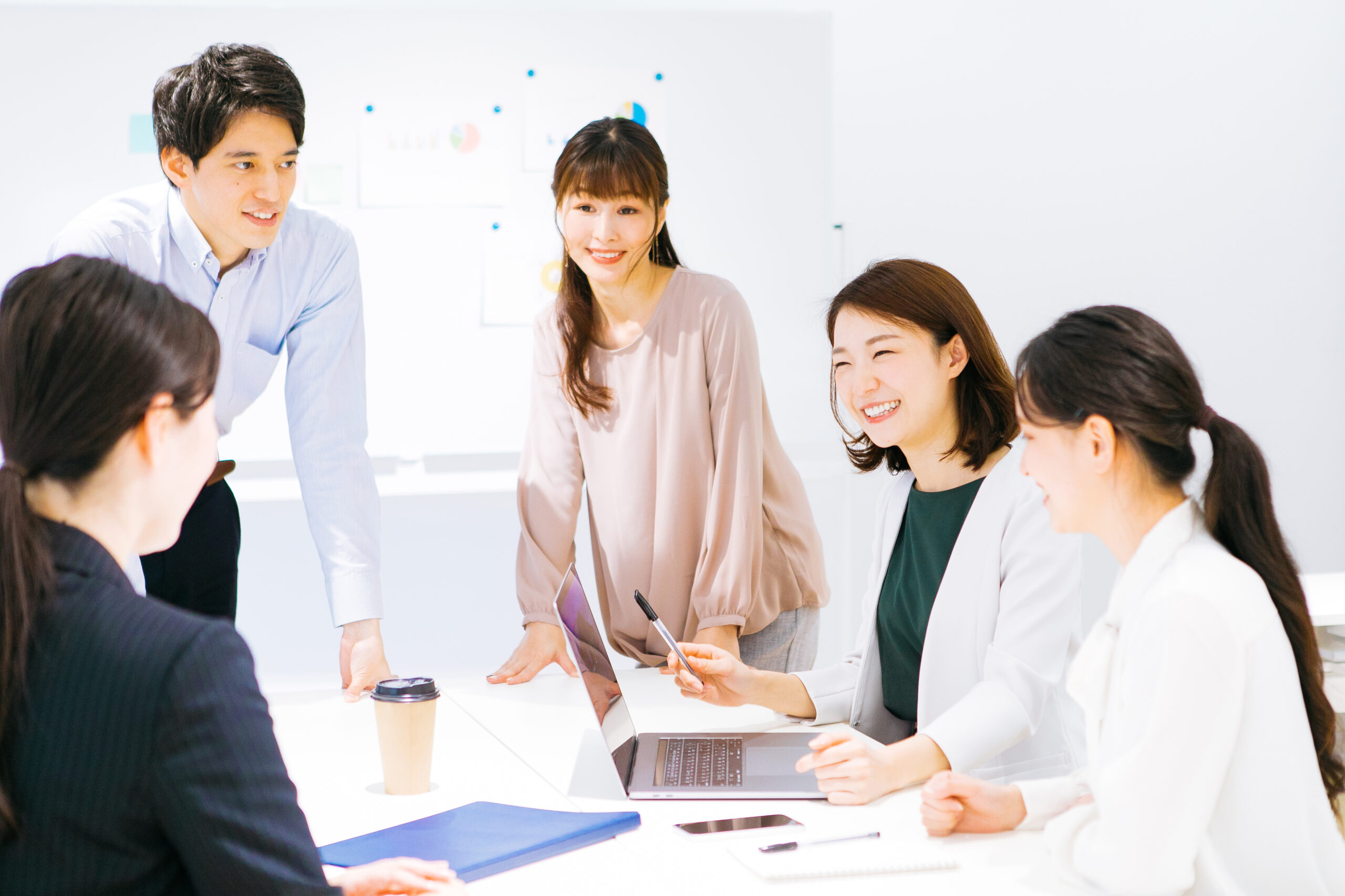 30代中心の穏やかなコミュニティと実践的なグループワーク
