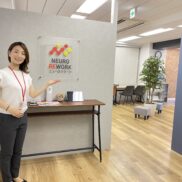 ニューロリワーク　新宿御苑センター　入口